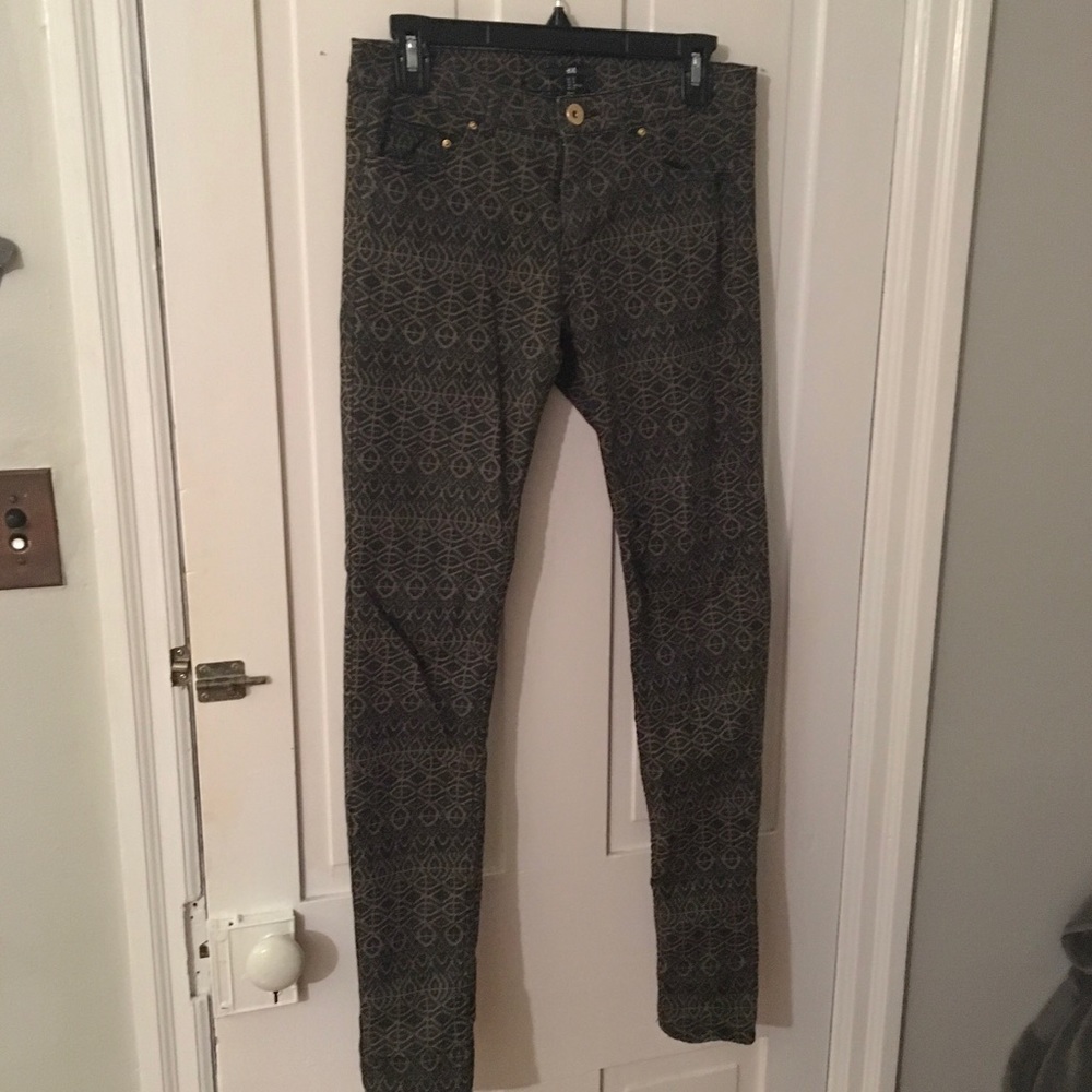 Aztec Print Jeans - Size 8 (EUC)